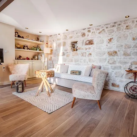 Mouragia Loft - Waterfront Old Corfu Town Апартаменты Corfu (city)
