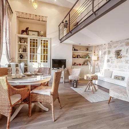 Apartment Mouragia Loft - Waterfront Old Corfu Town *