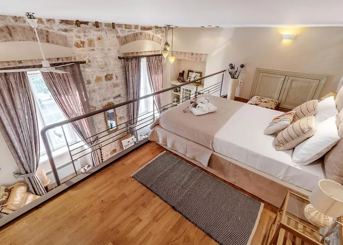 Mouragia Loft - Waterfront Old Corfu Town アパート